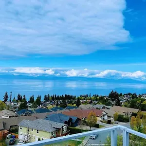 Holiday home Modern House With Abundant Ocean View, Nanaimo